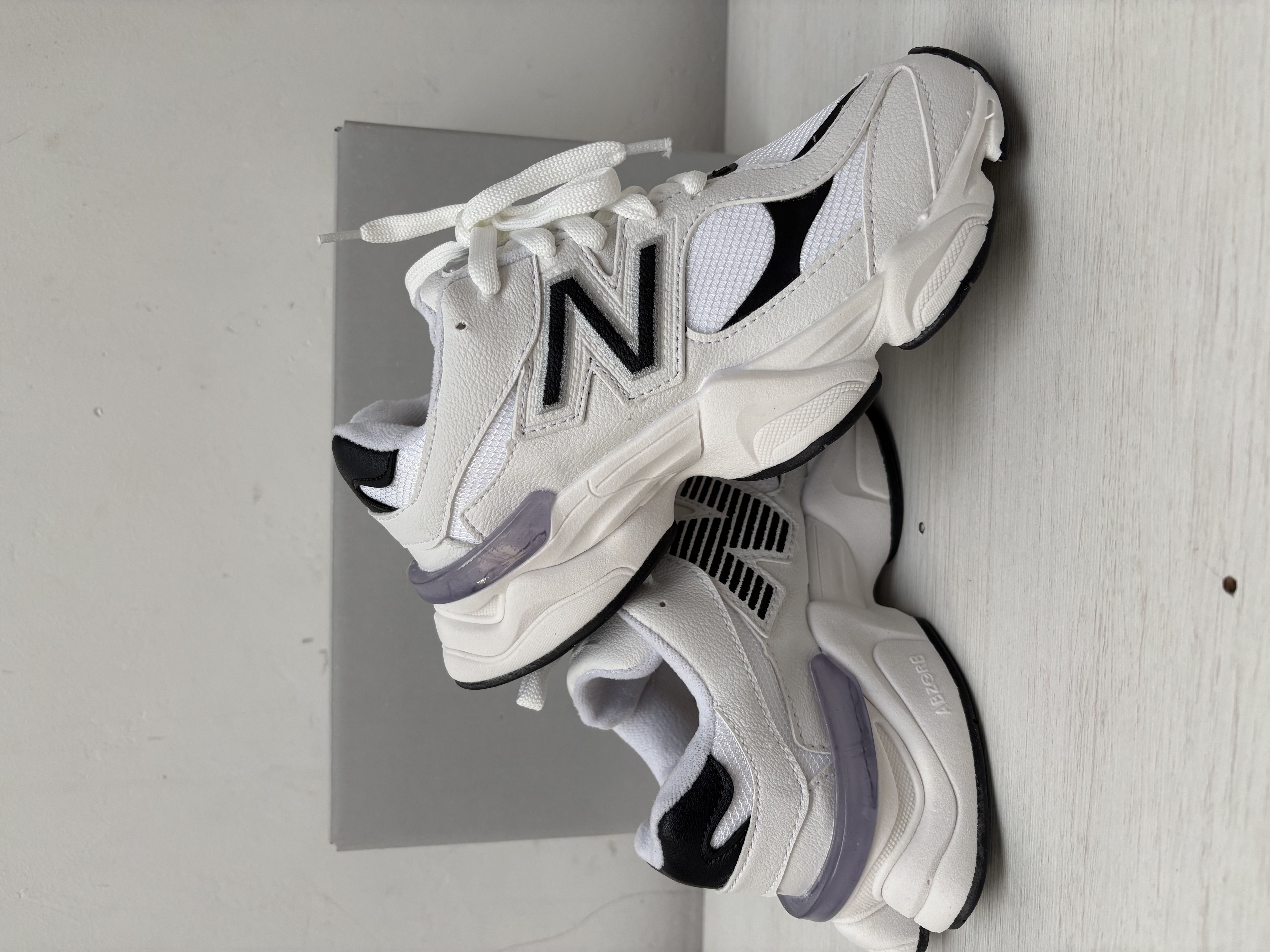 New Balance 9060
